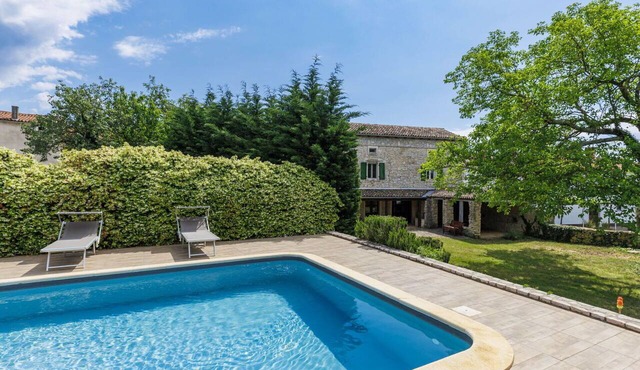Stunning villa for 8 people with private pool, WIFI, A/C, TV, terrace and panoramic view in Pazin