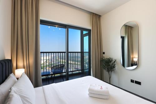 Stylish 1BR with Skyline Views Sobha Crest, Hartland in Dubai