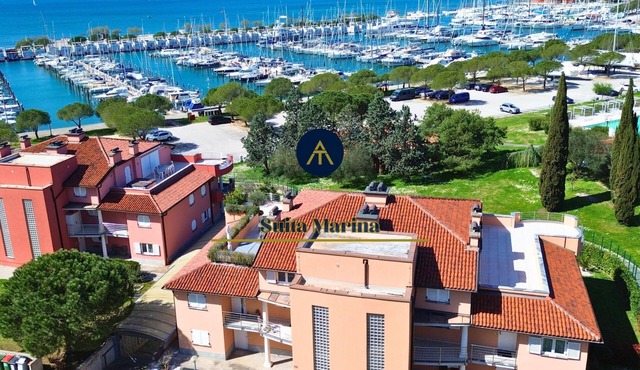 SUITA MARINA - Near Beach with Terrace & 2 Parkings in Piran