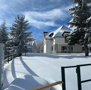Sunčani Vrhovi Lux planina Golija in Raska