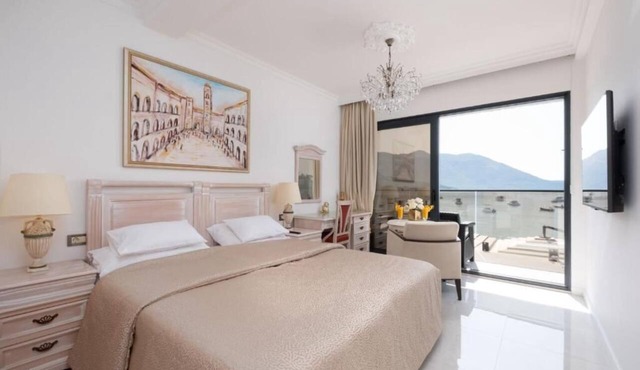 Sun & sea residence