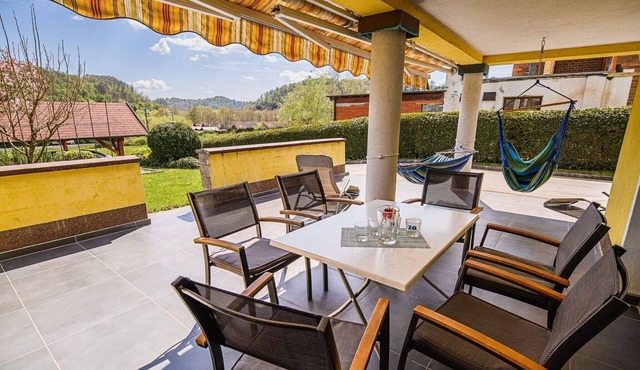 Sunny and Spacious Apartments with Terrace near Water Park - Three Bedroom Apartment with Terrace in Podcetrtek