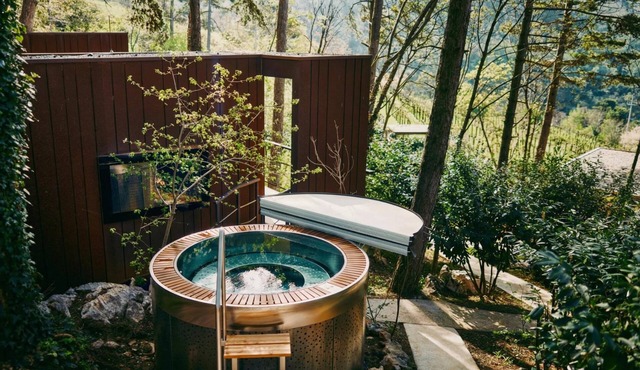Theodosius Glamping Standard & Hot Tub, Vipava, Slovenia in Vipava