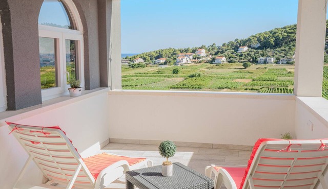 Three bedroom apartment with terrace and sea view Lumbarda, Korčula (A-27912-a)