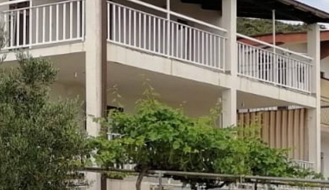 Three bedroom apartment with terrace and sea view Drače, Pelješac (A-25422-b) in Janjina