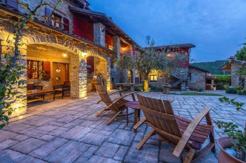 TouristFarm - apartments "RED FAIRYTALE" in Koper