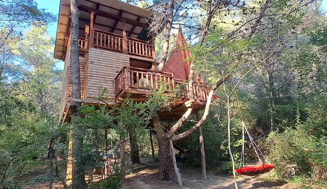 TreeHouses Ljubač Glamping Robinson in Razanac