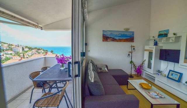 Two bedroom apartment with balcony and sea view Mavarštica, Čiovo (A-25405-c)
