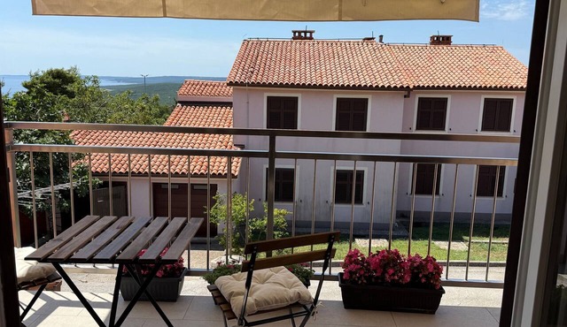 Two bedroom apartment with terrace and sea view Viskovici, Raša (A-27473-a)
