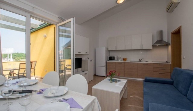 Two bedroom apartment with balcony Bašanija, Umag (A-27429-q)