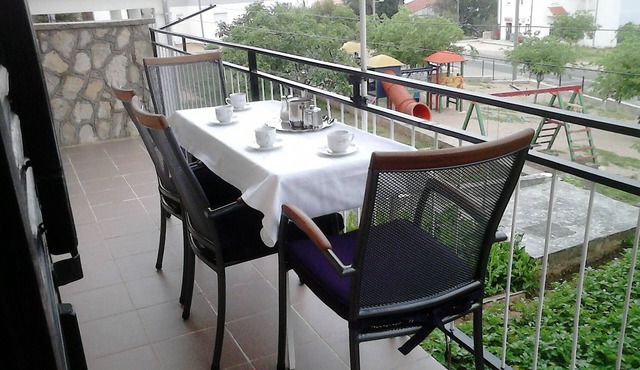 Two bedroom apartment with balcony and sea view Maslenica, Novigrad (A-11089-a)