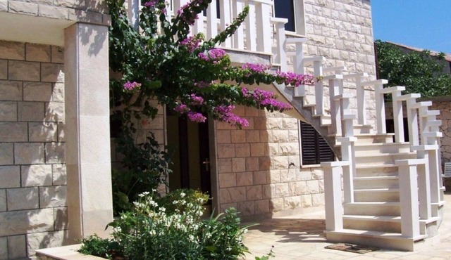Two Bedroom Apartment in Povlja