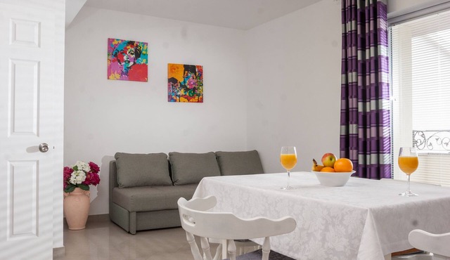 Two bedroom apartment near beach Tučepi, Makarska (A-2677-d)