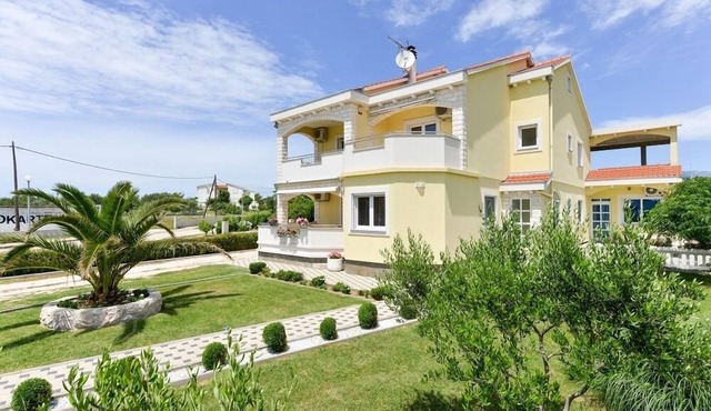 Two bedroom apartment with balcony and sea view Ljubač, Zadar (A-6244-c)