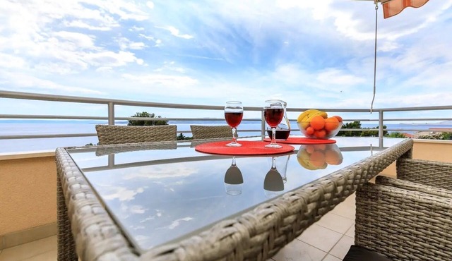Two bedroom apartment with a swimming pool Brela, Makarska (A-19998-a)