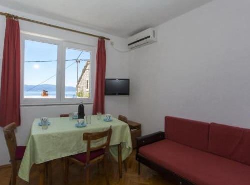 Two Bedroom Apartment with Terrace in Brist