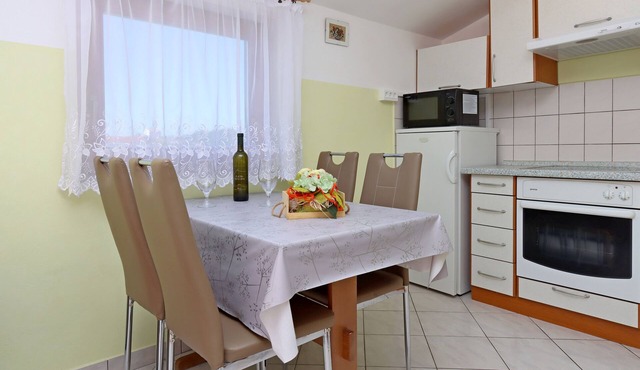 Two bedroom apartment with balcony and sea view Mundanije, Rab (A-21543-a)