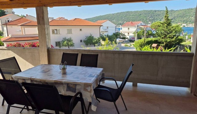 Two bedroom apartment with hot tub Supetarska Draga - Donja, Rab (A-25308-d)