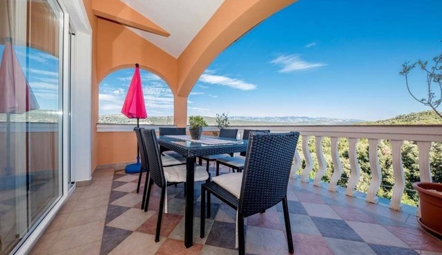 Two bedroom apartment with terrace and sea view Supetarska Draga - Gonar, Rab (A-27566-d)