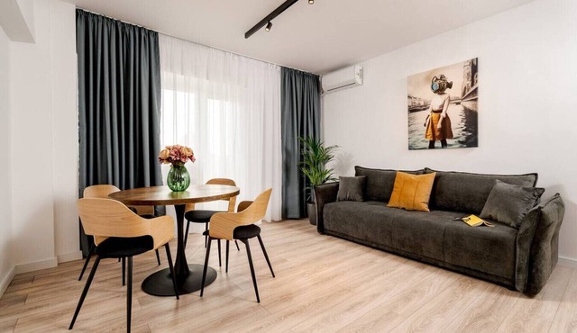 Tyst by MRG Apartments | City Centre Spacious Cozy Apartment with Balcony in București