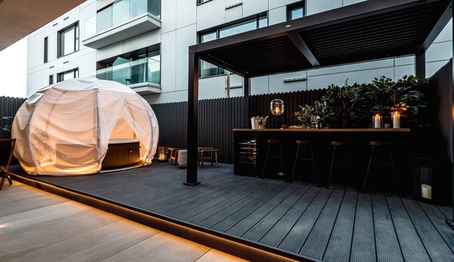 Urban Deluxe Igloo Jacuzzi Terrace in București
