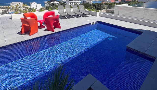 Vacation home that sleeps 8 people, with a floor area of 275 m², in Vinjerac (170187) in Vinjerac