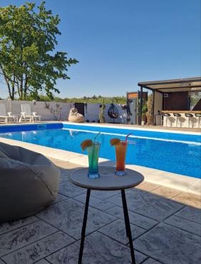 Valentino poolhouse in Pancevo