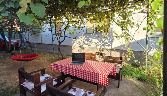Victory Airport Apartment - Free Parking, Near Nikola Tesla Airport in Surčin