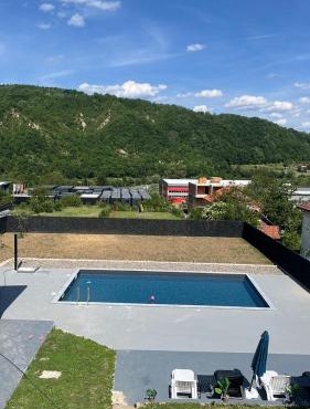 Vila Ali in Krivoglavci