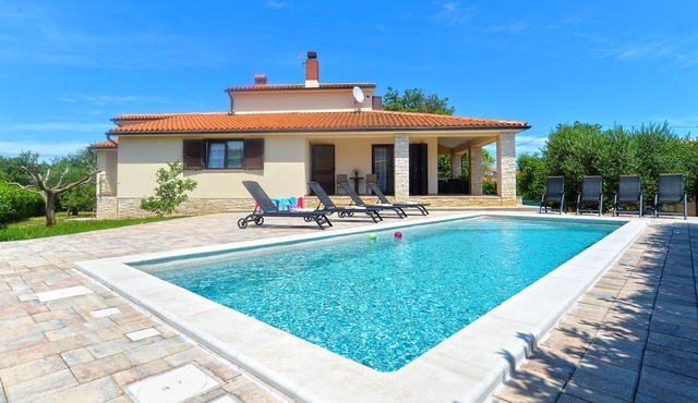 Villa 2273/75669 (Istria - Liznjan), 800m from the beach