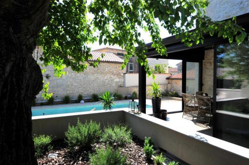 Villa Angelina - design stone house in Markovac