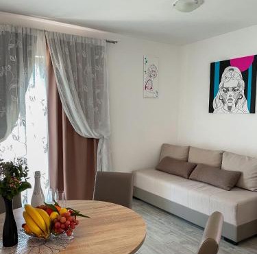 Villa ARINA - Apartments 20 m from Beach, Tucepi in Tučepi