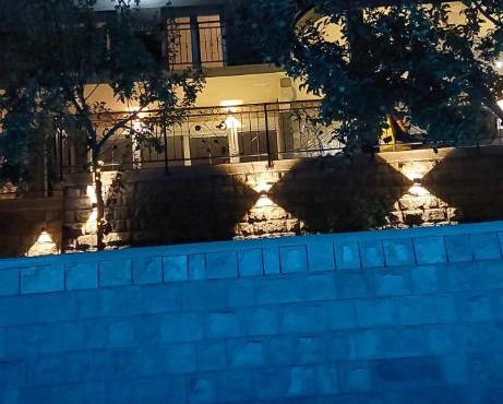 Villa AS sa bazenom na Jablaničkom jezeru in Konjic
