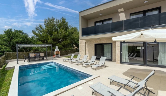 Villa Bella (100661-K1) - Varvari