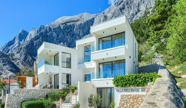 Villa Bellevue nearby Makarska – Crovillas GmbH in Baska Voda