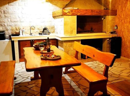 Villa Black&White in Kastel Sucurac