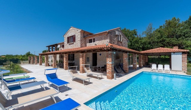 Villa Caffe La Parenzana in Visnjan for rent