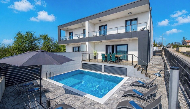 Villa Canfanaro 1 near Rovinj by Istrabook