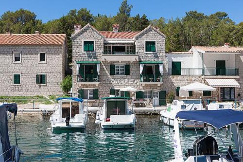Villa Columba - 4 Star Deluxe Apartments in Makarska