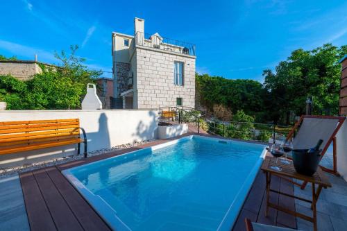 Villa Didovina mit Pool und Meerblick in Tučepi