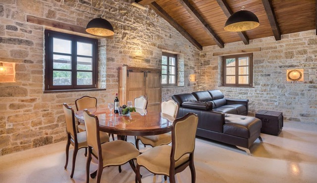 Villa Dovi - Three Bedroom Villa, Sleeps 8 in Vrsine