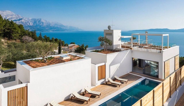 Villa Etesia - Three Bedroom Villa, Sleeps 6