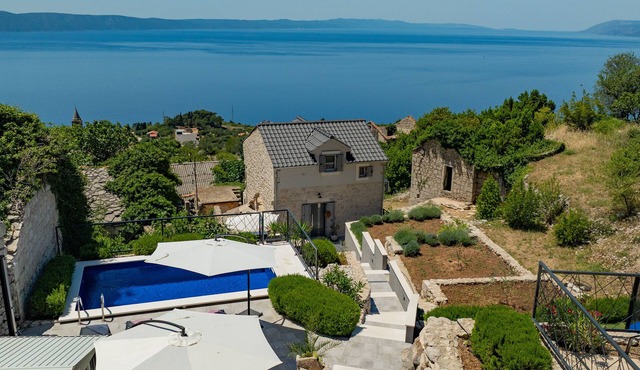 Villa GreyStone-House Podgora Charming with privat heated pool and romantic view