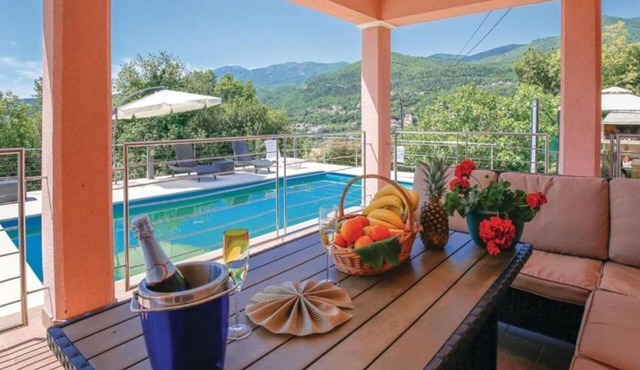 Villa Happiness pool&Wellness by Villas Guide