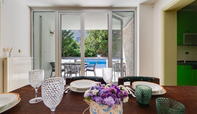 Villa Hedonia with heated pool, Diklo