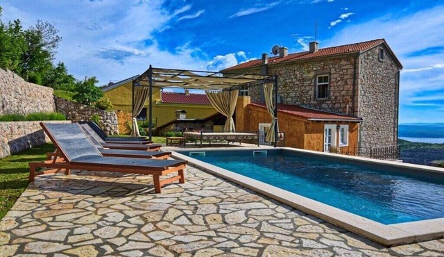 Villa in Grižane with swimming pool in Grižane