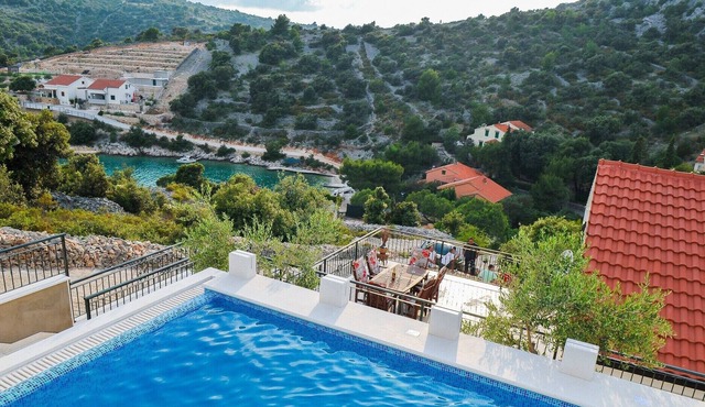 Villa Ivanka in picturesque dalmatian village ofSevid