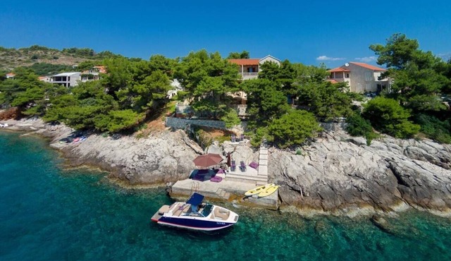 Villa Josipa - Modern villa with pool in Croatia in Puntinak