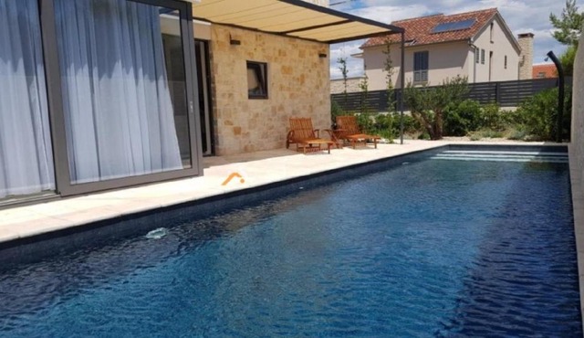 Villa Kamena with pool, finnish sauna and gym
