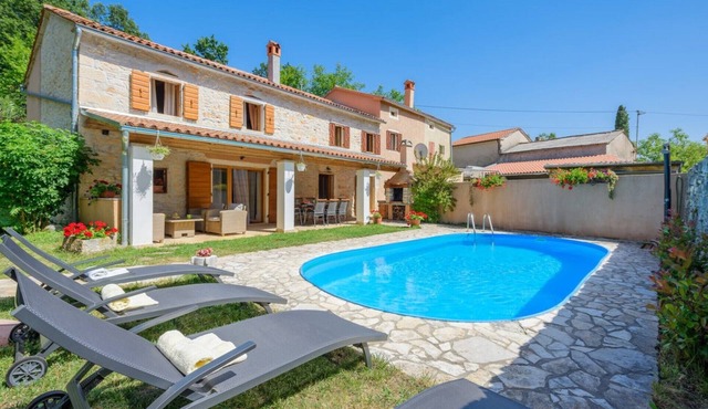 Villa Katarina in Mrkoči - Haus für 8-10 Personen in Batlug